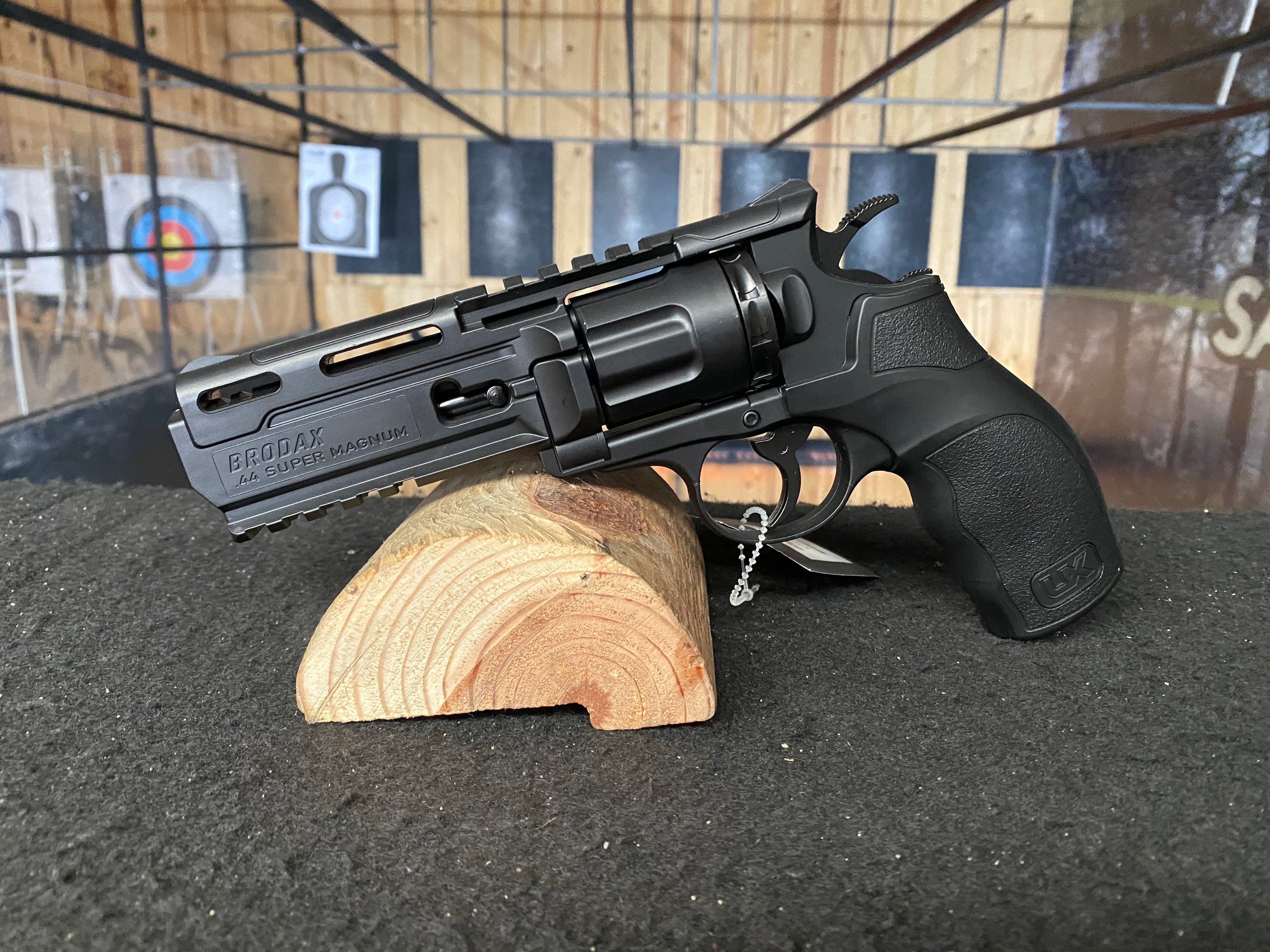 PISTOLA UMAREX BRODAX / CO2 / AIRE COMPRIMIDO / TIRO AL BLANCO