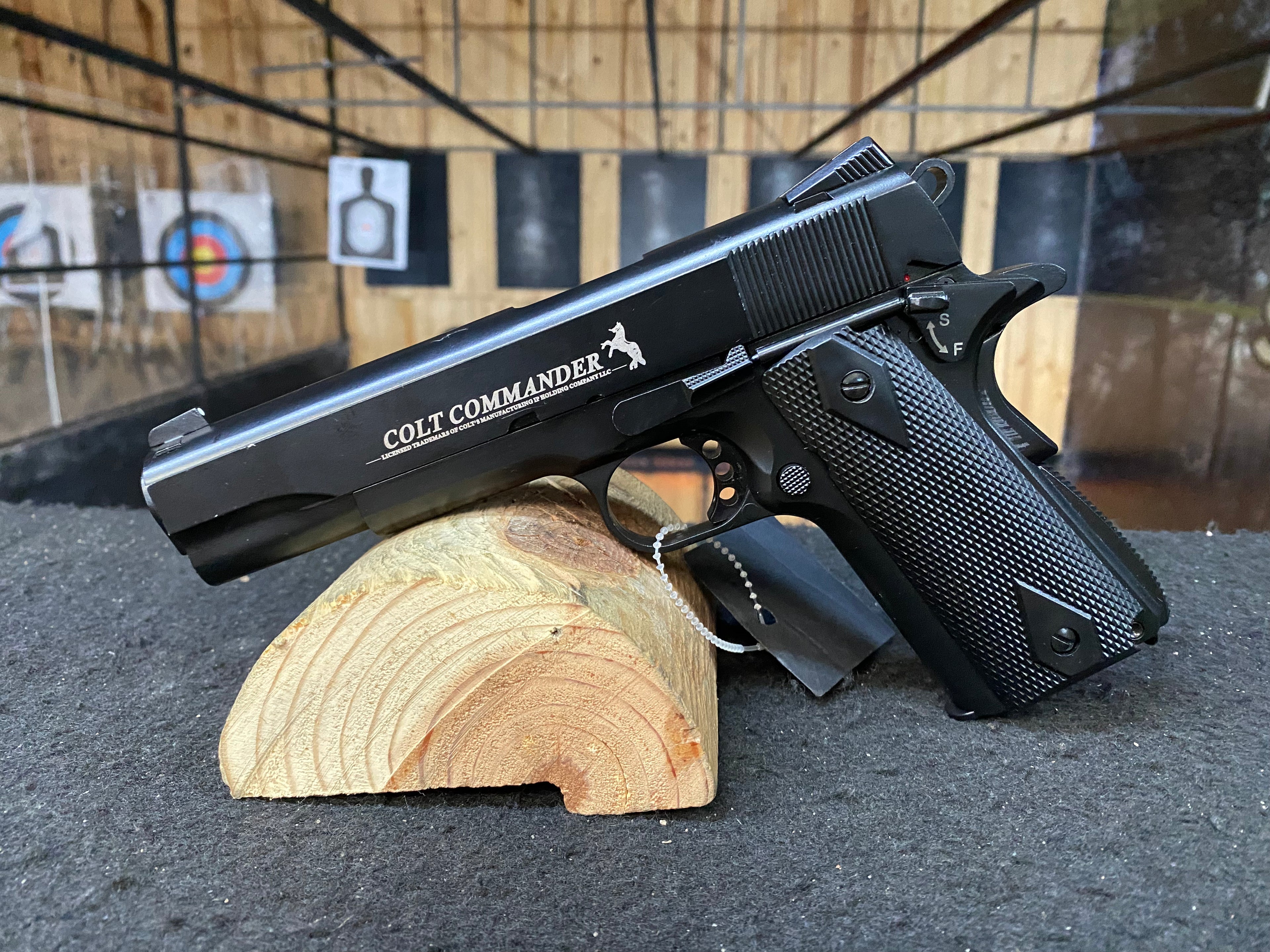 PISTOLA UMAREX COLT COMMANDER / CO2 / AIRE COMPRIMIDO / TIRO AL BLANCO