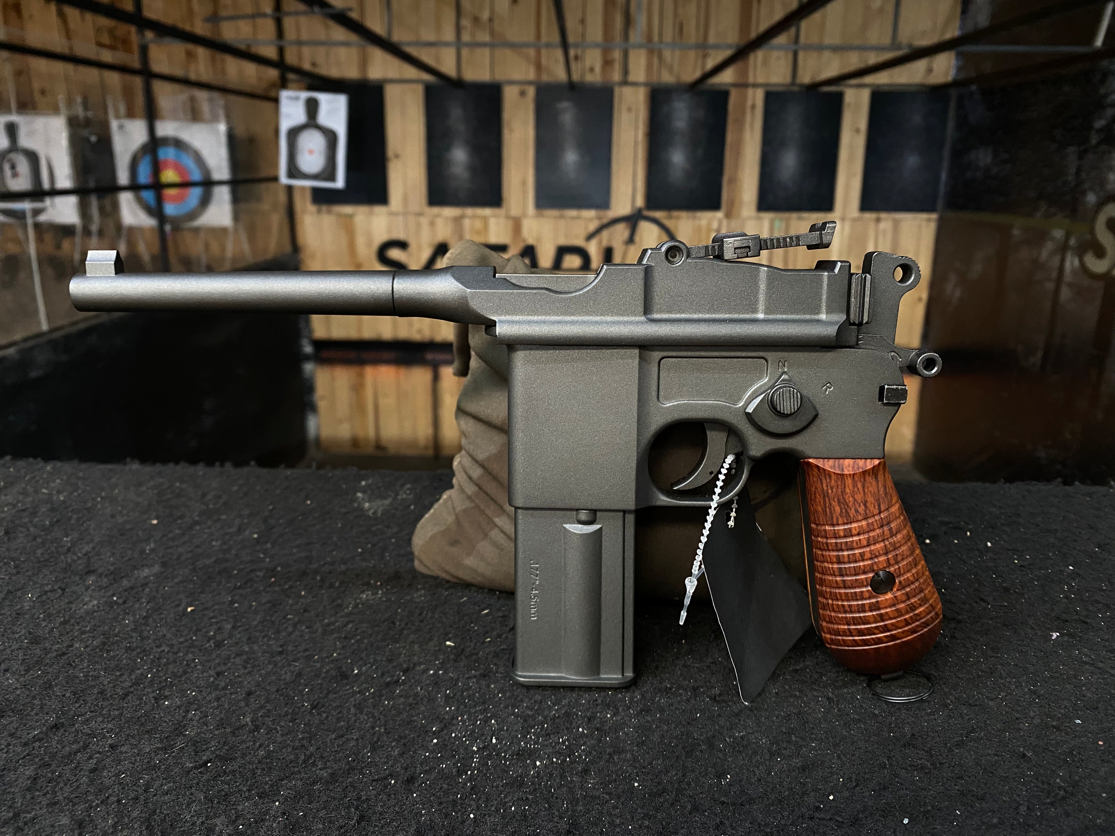 PISTOLA UMAREX LEGENDS M712 / CO2 / AIRE COMPRIMIDO / TIRO AL BLANCO